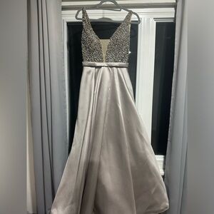 Goergous dress fromJovani - Worn only once, in a perfect condition